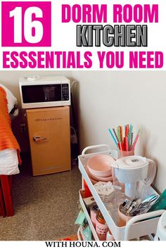 16 Of the Must Have Dorm Room Kitchen Essentials You Need to Get College Apartment Kitchen, Dorm Cleaning, Dorm Room Essentials List, Dorm Room Kitchen, Dorm Food, Plastic Dinnerware Sets, Small Kitchen Cabinets