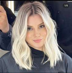 Haircuts For Round Faces, Short Hairdos, Hair And Makeup Tips, Ash Blonde Hair, Blonde Hair Inspiration, Blonde Hair Looks, Work Hairstyles, Round Face Haircuts, Haircuts For Long Hair