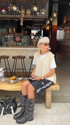 Adidas Shorts Outfit, Basketball Shorts Outfit, Rok Outfit, Look Adidas, Fest Outfits, Shorts Outfits, Looks Street Style, Adidas Shorts