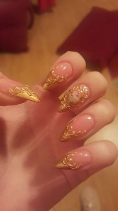 Gold nails Vintage Nails, Gold Nail, Simple Nail Art Designs, Kawaii Nails, Prom Nails, Dream Nails