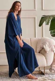 Winter Kaftan, Office Outfits Women Casual, Kaftan Style, Flowing Fabric, Oversized Shirt Dress, Office Outfits Women, Dress Women Elegant, Inner Goddess, Gauze Dress