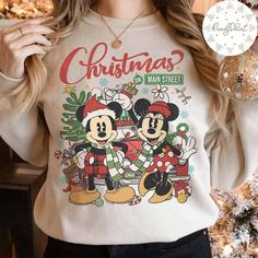 Christmas Sweatshirts Vinyl Disney, Disney World Christmas Shirts, Vintage Disney Christmas, Disney Christmas Party, Disney Christmas Outfits, Vintage Christmas Shirt, Disney Christmas Shirts, Party 2023, Christmas Dreaming