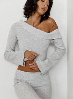 Sina Off The Shoulder Top Grey Off The Shoulder Cropped Sweater, Knit Set Outfit, Off The Shoulder Outfit, Cold Clothes, Cute Lounge Sets, One Shoulder Sweater, Winter Loungewear, Plain Clothes, Dc Style