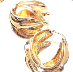 These are absolutely Georgeous 18 Karat Gold over brass Hoop Earrings. Nice size....definitely an attention getter! In great shape. Wonderful gift!! Jewelry Gold Earrings, Brass Hoop Earrings, Brass Hoops, Gold Jewelry Earrings, Hoop Earrings Gold, Earrings Hoop, Jewelry Gold, Gold Hoop, Gold Hoop Earrings