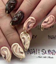 15 Manicures That Will Make You Want To Burn Your Eyeballs Pierced Nails, Piercing Nails, Weird Nails, Monster Nails, Nails Grunge, Bad Nails