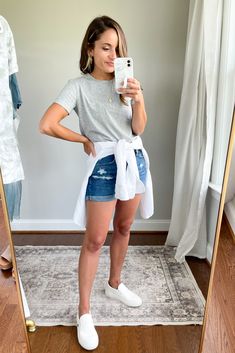 Cute Casual Travel Outfits Summer, Casual Summer Outfits Women 30s, Summer Outfits Petite Women 30s, Lake Outfits For Women Summer, Summer Outfits For 20 Year Olds, Hot Mom Summer Outfits, Girls Weekend Outfits Summer, Adult Summer Outfits, Early Summer Outfits