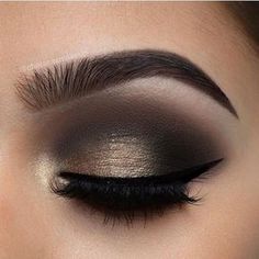 Paso a paso sencillos para lograr un maquillaje de ojos ahumados increíble y en solo minutos. ¡Técnicas para smokey eyes de día y de noche! Huda Beauty Rose Gold Palette, Smokey Eyeshadow, Smokey Eyes, Mac Makeup, Fall Makeup, Makeup Goals