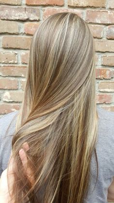 Trophy blonde Winter Hair Trends, Summer Blonde Hair, Blonde Hair Transformations, Brown Hair Inspo, Brunette Hair With Highlights, Hair Streaks, Dirty Blonde Hair, Honey Blonde Hair, Blonde Hair Inspiration