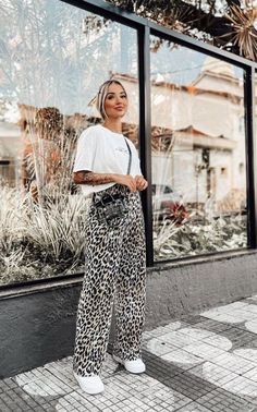 Ny Fall Outfits, Leopard Jeans Outfit, Saturday Fashion, Summer Day Outfits, Leopard Print Outfits, Leopard Jeans, Blazer Outfits For Women, Blouse Casual Fashion, Animal Print Outfits