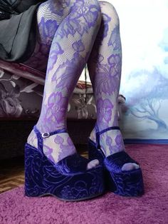 Whimsigoth Shoes, Purple Aesthetic Outfit, Colorful Goth, Purple Punk, Funky Tights, Funky Aesthetic, Funky Clothes, Purple Goth, Funky Style