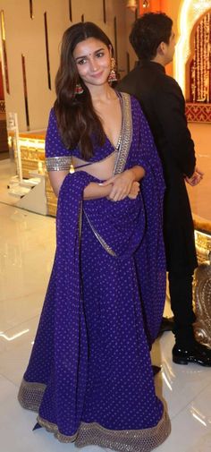 Alia Bhat Purple Lehenga Blouse, Churidar Poses, Actress In Lehenga, Dori Blouse Designs, Lehenga From Scratch, Backless Lehenga, Lilac Saree, Marriage Planning, Shaadi Outfits