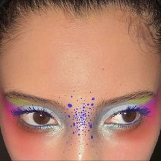 Grafic Eyeliner Makeup, Crystal Eye Makeup, Blue Mascara, Eyeliner Makeup