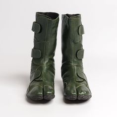 Green Leather Boots, Tuk Shoes, Big Shoes, Tabi Boots, Tabi Shoes, Margiela Tabi, Funky Shoes, Orthopedic Shoes, Sneakers Athletic