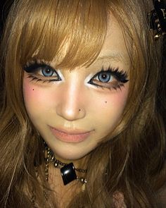 Kawaii Gyaru Makeup, Beach Gyaru Makeup, Gyaru Model, Brown Alt Makeup, Old School Gyaru Makeup, Gurya Makeup, Manba Gyaru Makeup, Harajuku Makeup Kawaii, Gyaru Eye Makeup