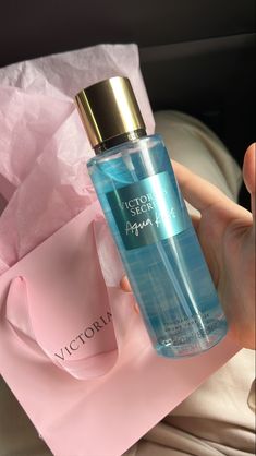 victoria’s secret Body Splash Victoria Secret, Perfumes Aesthetic, Profumo Victoria Secret, Wishlist Ideas, Victoria Secrets, Perfume Collection, Victoria Secret