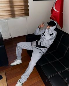 Nike Fits, Bape Hoodie, Boy Blurred Pic, Outfit Hoodie, Dope Outfits For Guys, Cyberpunk Fashion, Nike Tech Fleece