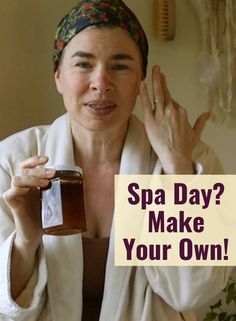 This video is a list of tips on how to create a spa day with things you already have on hand in your kitchen, bath and pantry. Low Sugar Smoothies, Nutritious Smoothies, Spa Day At Home, Aging Well, Natural Home, Natural Cleaning Products, Oral Hygiene, Essential Oils Aromatherapy, Chemical Free