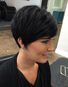 70 Cute and Easy-To-Style Short Layered Hairstyles for 2025 African Hair Cut, Dark Pixie Cut, Celebrity Pixie Cut, Bob Balayage, Layered Pixie Haircuts, Blonde Balayage Bob, Really Short Hair, Long Pixie Cuts, Cute Short Haircuts