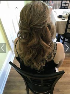 Mother Of The Bride Hairstyles Over 50, Brides Hairstyles Medium Length, Mother Of Bride Hair, Mob Hair, Groom Hair Styles, Mother Of The Bride Hairdos, Bride Hair Down, Half Up Wedding Hair