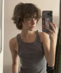 Hadley Nelson, Short Wolf Haircut, Throwback Photos, Wolf Haircut, Short Hair Tomboy, Short Grunge Hair, Hair Inspiration Short, Hair Stylies, Short Hair Haircuts