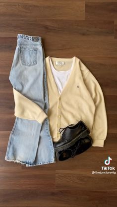 College Fit Inspo Aesthetic, Casual Style Outfits, Mode Inspiration, Lookbook Outfits, Teen Fashion Outfits, Retro Outfits