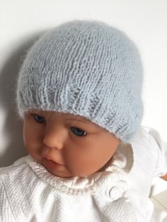 Cute hand-knitted baby hat for newborns Light blue Material: 100% wool Knitted hats always grow a little with the child, the size is perfect for a head circumference of up to 40 cm Ideal for the first few months, as a gift or just because! The doll in the pictures has a head circumference of 37 cm. The hat is available and can be shipped directly. Wool Hat Knit, Birth Gift, Knitted Baby, Gift Newborn, Gender Neutral Baby Clothes, Christmas Deals, Baby Hat, Head Circumference, Gender Neutral Baby