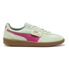 A terrace legend from the archives returns: The Palermo OG. The silhouette debuted back in the early '80s, where it quickly became a staple among the terrace crowds in British football stadiums. Now, it has been brought back for the fans. Like the original, the Palermo OG is complete with its signature tag at the upper, a T-toe construction, and, of course, the classic gum sole. $44.95 Puma Palermo, British Football, Green Sneakers, Football Stadiums, The Terrace, Lace Up Sneakers, Puma Shoes, Pumas Shoes, Mens Green