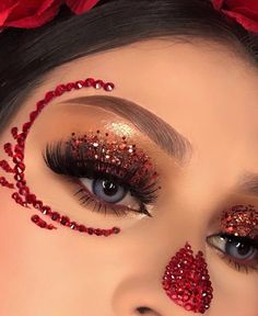 Beautiful Halloween Makeup, Glitter Halloween, Creepy Halloween Makeup, Show Makeup, Cool Halloween Makeup, Halloween Eye Makeup, Pretty Halloween Costumes, Red Lip Makeup