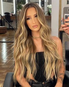 KAINÃ DECANINE on Instagram: "Fresh gold Blond! ✨ @kpro_oficial . . . #blonde #goldblonde #longhair #loiro #loirodourado #cabelo #mechas" Blue Brown Hair, Balayage Hair Blonde Medium, Warm Blonde Hair, Golden Blonde Hair, Blonde Hair Inspiration, Ombré Hair, Punk Hair, Blonde Hair Looks, Balayage Hair Blonde