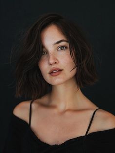 Fall in love with these 32 chin length layered bob hairstyles that offer a unique blend of texture and style. From soft layers to sharp angles, find the perfect bob to complement your individual style.