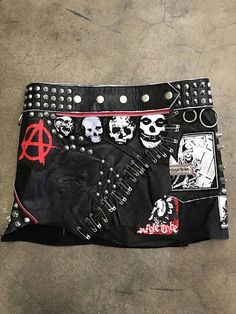 LIMITED EDITION PuNks NoT DEad Leather Anarchy Ultra Mini Ultra Mini Skirt, Punk Fashion Diy, Hair Clips 90s, Classic Punk, Patch Pants, Punks Not Dead, Diy Jeans, Punk Patches, Battle Jacket