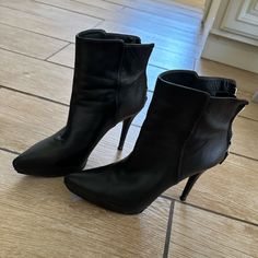 Classy Black High Heel Boots. They Go With Everything From Dressy To Casual And The Leather Is High Quality. High Heel Boots With Leather Sole For Night Out, Black High Heel Boots, Designer High Heels, Stuart Weitzman Shoes, Heel Boots, High Heel Boots, Black Design, Stuart Weitzman, High Heel