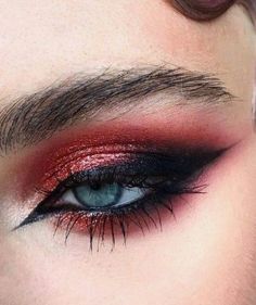 Dark Red Eyeshadow Looks, Red And Black Makeup Looks, Karma Outfit, Red Smokey Eye Makeup, Pretty Eyeliner, Maroon Makeup