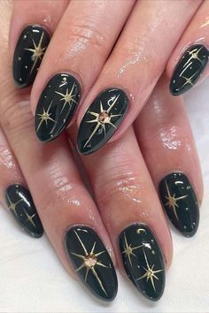 Dark Nails With Gold Accent, 90s Grunge Nails, Dark Green Nails Aesthetic, Goth Wedding Nails, Goth Gel Nails, Simple Goth Nails, Nail Art With Stars, Dark Green And Gold Nails, Alternative Nails Designs