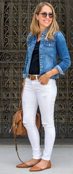 Minimal Stil, White Pants Outfit, Dress Minimal, Looks Jeans, Mode Tips, White Jeans Outfit, Jean Jacket Outfits, Trendy Skirts, Outfit Jeans