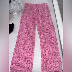 Bailey Rose Hot Pink Denim Jeans Loose Fit, Flare Bottom Brand New, Never Worn, In Perfect Condition Non-stretch Pink Denim Jeans, Y2k Pink Jeans For Spring, Pink Y2k Style Denim Jeans, Pink Non-stretch High Waist Jeans, Non-stretch High Waist Pink Jeans, Chic Pink Denim Pants, Trendy Fitted Pink Jeans, Hot Pink Denim, Patterned Denim