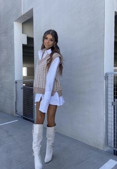 Paris Outfits, Mode Casual, White Boots, Autumn Outfit, Outfit Inspo Fall, Fall Fashion Outfits, Looks Style, Mode Inspiration, Outfit Casual