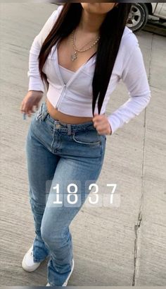 Casual Outfits School Jeans, Fits 4 School, Outfit Inspirations Latina, Outfits Ideas Latina, Grey Flared Leggings Outfit Latina, 2019 Baddie Outfits, Latina Jeans Outfit, Latina School Fits, Latina Outfits School Winter