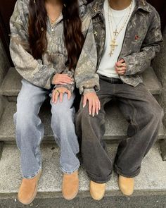 couple outfit inspo camo Dress With Jacket Outfit Formal, Matching Couple Outfits Winter, Couples Outfits Winter, Camo Jacket Outfits For Women, Matching With Boyfriend, Matching Winter Outfits For Couples, Outfits With Timberland Boots Women, Couple Coordinating Outfits, Couple Matching Outfits Aesthetic