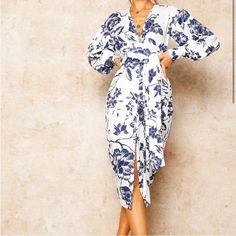 New With Tags Boohoo Us Size 6 New Condition Boohoo Dresses, Wrap Around Dress, Plunge Dress, فستان سهرة, Floral Print Midi Dress, Print Midi Dress, Bodycon Fashion, Floral Dress Summer, Blue Midi Dress