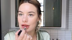 Camille Rowe Makeup, Camille Rowe Hair, Camille Rowe Aesthetic, Camille Yolaine, Camille Rowe Style, Effortless Hair, Perfect Red Lips, Halloween Beauty, Camille Rowe