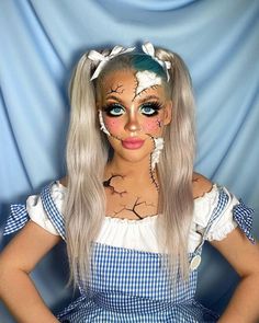 Broken doll Halloween makeup Wizard Makeup, Broken Doll Halloween Makeup, Cinematic Makeup, Scary Doll Makeup, Doll Halloween Makeup, Broken Doll Halloween, Creepy Doll Costume, Broken Doll Costume