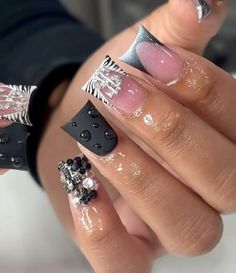 Makeup Morphe, Girly Acrylic, Dope Nail Designs, Nail Sets, Nail Idea, Bling Acrylic Nails