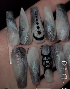 Nail Art Inspo Witchy, Lunar Moth Nail Art, Amythest Nail Designs, Witch Nail Art Goth, Goth Green Nails, Metaphysical Nails, Lunar Moth Nails, Spring Witch Nails, Summer Witch Nails