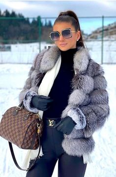 Aesthetic Board, Fur Coats, Winter Mode, Fashion Seasons, Winter Clothes, Vuitton Bag