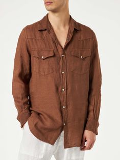 Man linen shirt texan styleVintage-look treatmentBrown solid colorFront applied pocketsComfortable sizeLong sleevesClassic necklineFront closureButton downButtoned cuffsComposition:100% Linen Brown Button-up Shirt With Buttoned Pockets, Brown Button-up Shirt With Pockets, Brown Collared Shirt With Buttoned Pockets, Brown Casual Shirt With Flap Pockets, Casual Brown Shirt With Flap Pockets, Casual Brown Shirt With Button Cuffs, Brown Shirts With Pockets For Spring, Brown Relaxed Fit Shirt With Pockets, Spring Brown Shirt With Pockets