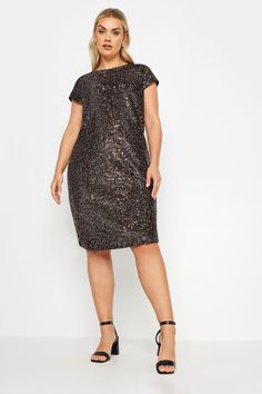 Designed with parties in mind is our new-in sequin embellished midi dress from Yours Curve. Made from a comfortable jersey fabric, it features a scooped neckline and zipper fastening, offering you room to dance all night long To finish off your look pair with some black heels and the night is yours Plus Size Sequin Dresses, Dance All Night, Embellished Midi Dress, Velvet Midi Dress, Sequin Midi Dress, Love Sparkle, Scooped Neckline, Plus Size Kleidung, Set Outfit