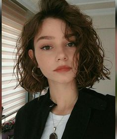 Short Grunge Hair, Short Wavy Hair, Brown Blonde Hair, Curly Hair Cuts, Short Curly Hair, Grunge Hair, Aesthetic Hair, Hair Highlights, Pretty Hairstyles