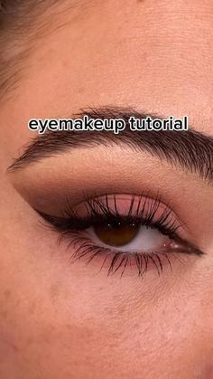 Creé especialmente para ti este maravilloso Máster de Ojos, para que conozcas y perfecciones las últimas tendencias y técnicas de maquillaje. Clean Makeup Tutorial, Get Myself Together, Makeup Tutorial Black, Beginners Makeup Tutorial, Bronzed Makeup, Teknik Makeup, Natural Eyelash Growth, Almond Eye Makeup, Natural Makeup Ideas