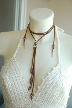 Tribal ethnic necklace in cooper tone with brown leather cord. Made with best quality soft flat brown leather cord. Custom handmade in fine detail. This necklace combines style, elegance and a feminine charm that is sure to impress. Adjustable length. There are permanent discounts in our store. They are applied automatically in the shopping cart: Buy 2 items or more - Get 10% Buy 4 items or more - Get 15% Buy 6 items or more - Get 20% Buy 1O items or more - Get 20% + EXPRESS SHIPPING Leather Necklace Diy, Leather Pendant, Tube Necklace, Ethnic Necklaces, Bronze Jewelry, Casual Jewelry, Tiny Earrings, Geometric Necklace, Brass Necklace